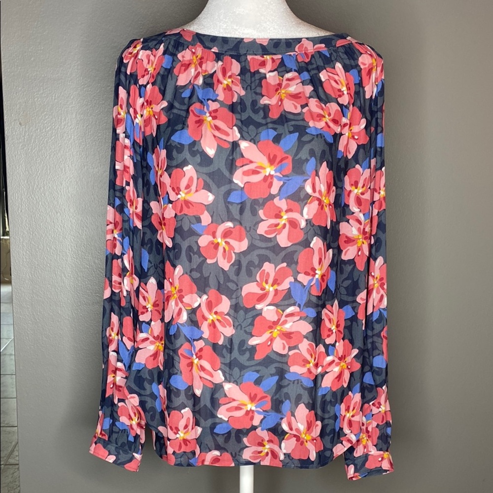 NWT! ANN TAYLOR LOFT Silky Floral Print Blouse - Size XS